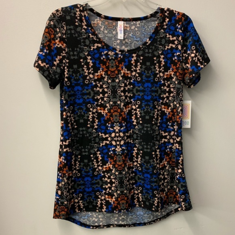 LuLaRoe Classic T shirt‎